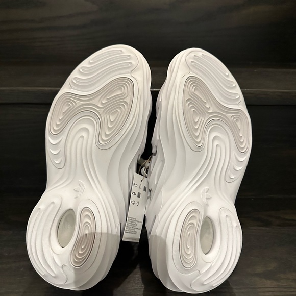 Brand new Adidas Adifom Q (HP6584) - Picture 4 of 5